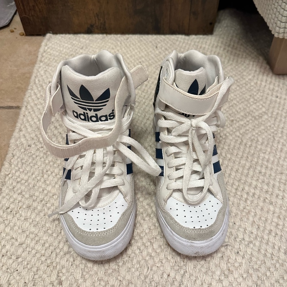 Adidas Extaball up womens 6.5 multicolor
